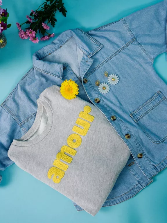 Sweatshirt DIEGO Gris, inscription "Amour" Jaune
